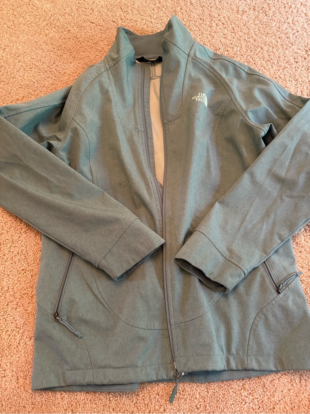 The North Face Women's Light Gray Fleece Jacket - Picture 3 of 3
